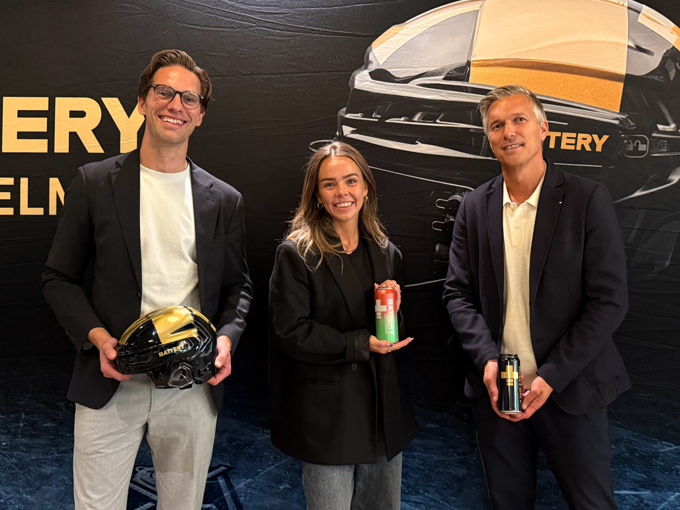 Daglig leder Elitehockey Cato Cocozza, Marte Emilia Dahl og kommersiell leder i norsk topphockey Thomas Kristiansen er klare for ny EHL-sesong.